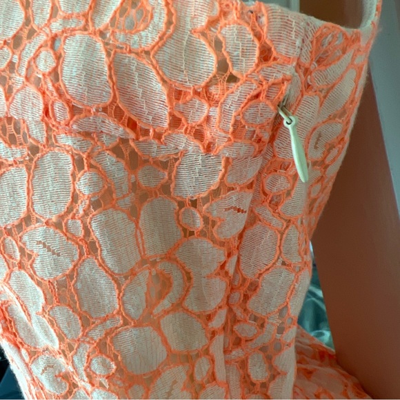 Saks Fifth Avenue 5/48 Orange Sleeveless Peplum Top Floral Eyelet Size Small - Picture 6 of 8